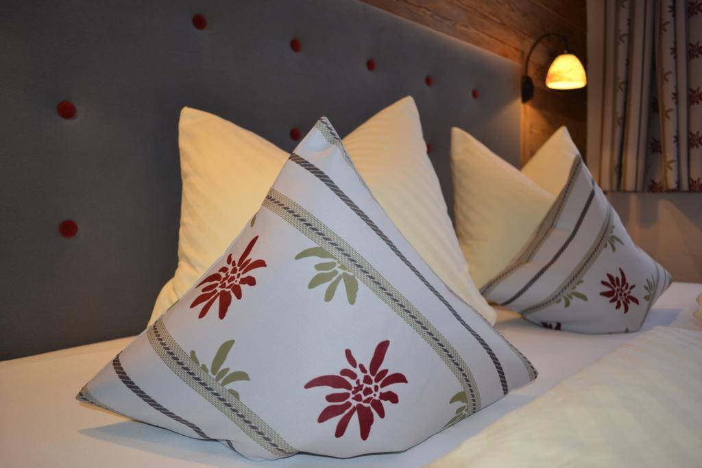Pension Alpenperle Holzgau Room photo
