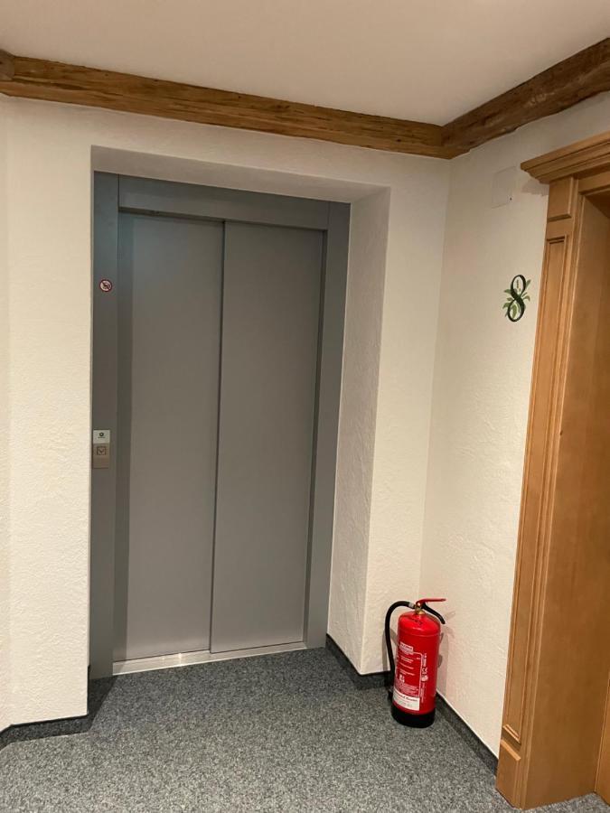 Pension Alpenperle Holzgau Exterior photo