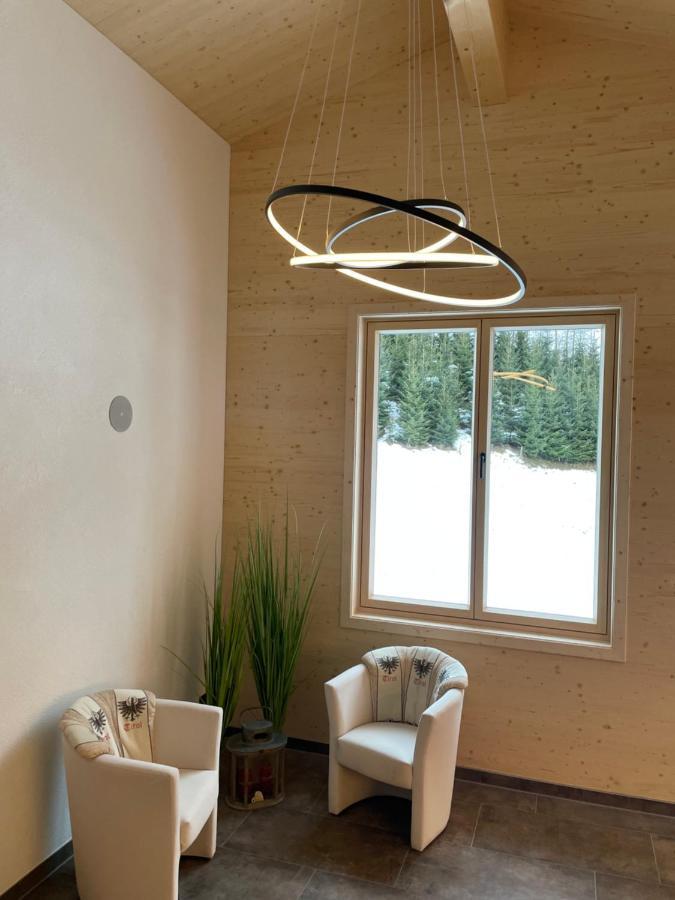 Pension Alpenperle Holzgau Exterior photo